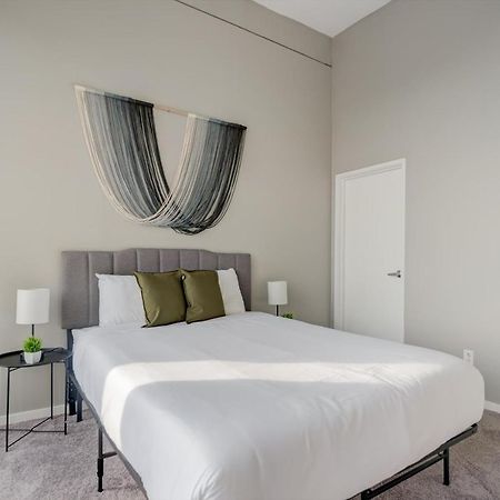 Frontdesk Huron Square Apts Downtown Cleveland Eksteriør billede