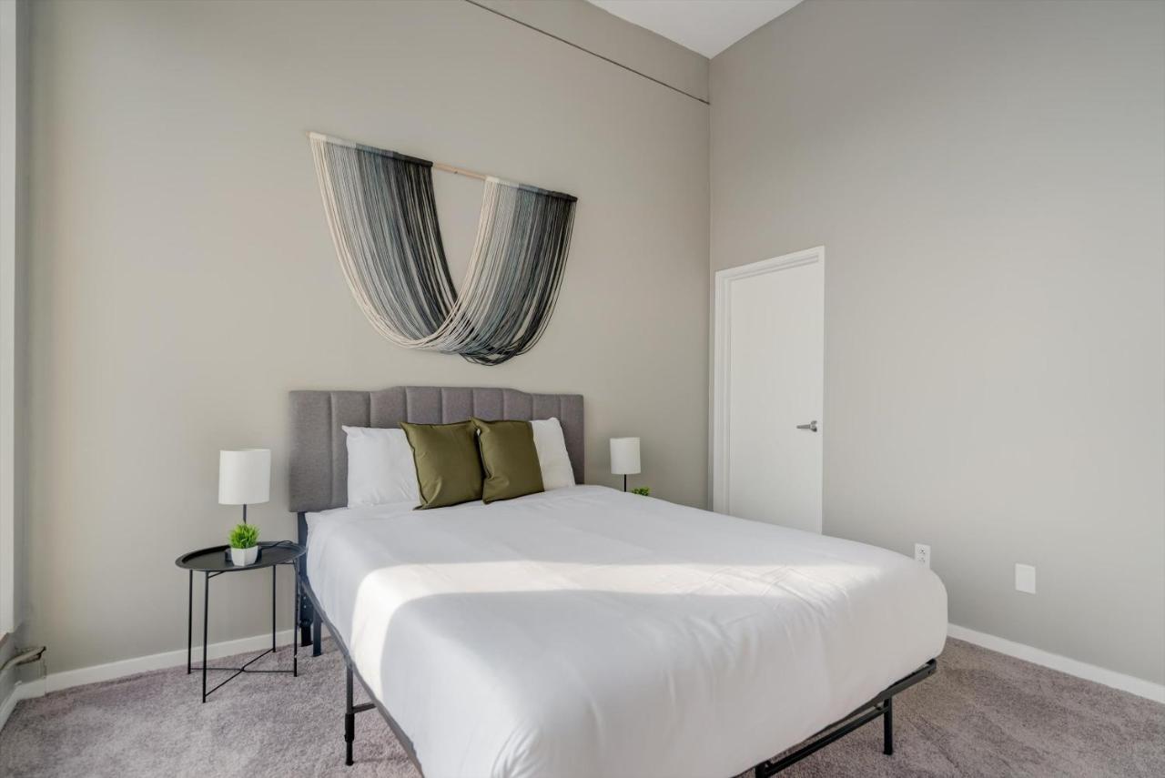 Frontdesk Huron Square Apts Downtown Cleveland Eksteriør billede